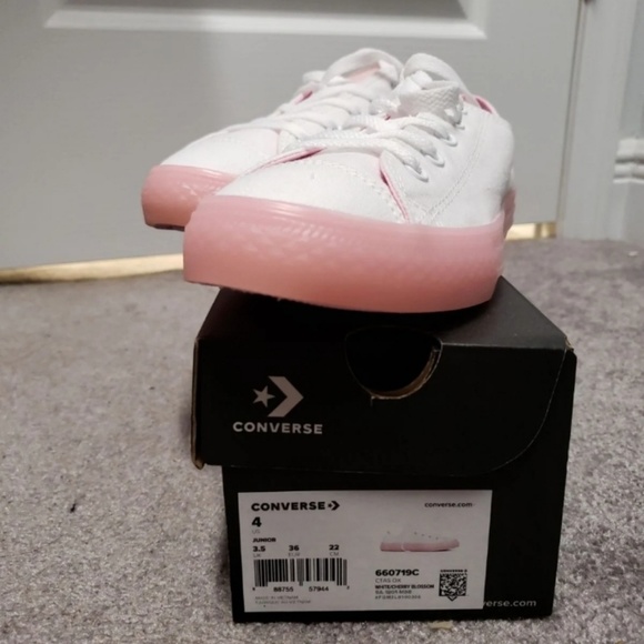 Converse - Picture 4 of 4